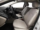  Front seats from Drivers Side photo